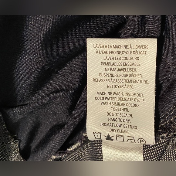 Reitmans Iconic Capris, Size 22 Regular - Picture 6 of 6